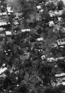 tornado- or microburst-induced damage between Hitchcock and Bacliff