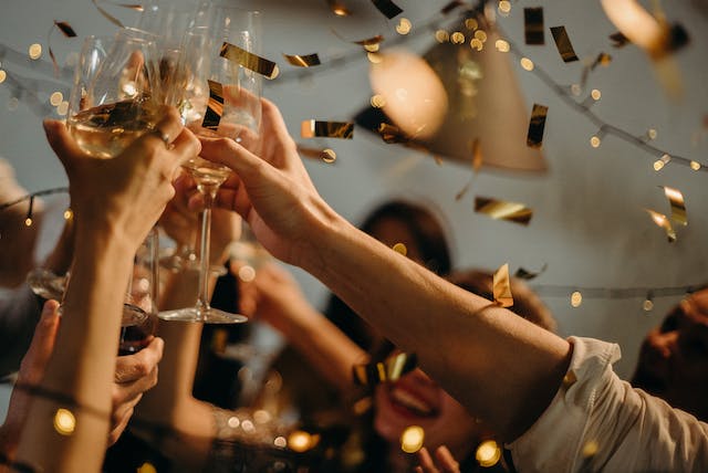 Your party planning checklist is here – 6 ways to throw a memorable one