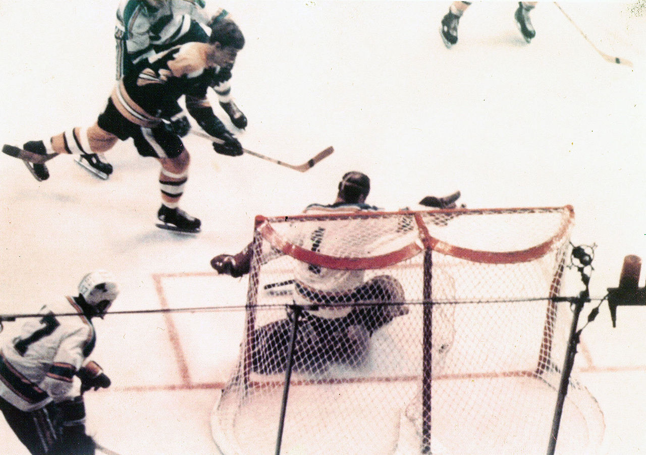 Bobby Orr became a hockey legend