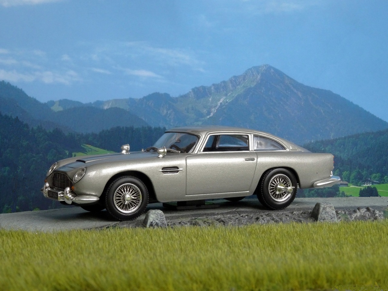 miniature version of the Aston Martin car that appeared in Goldfinger