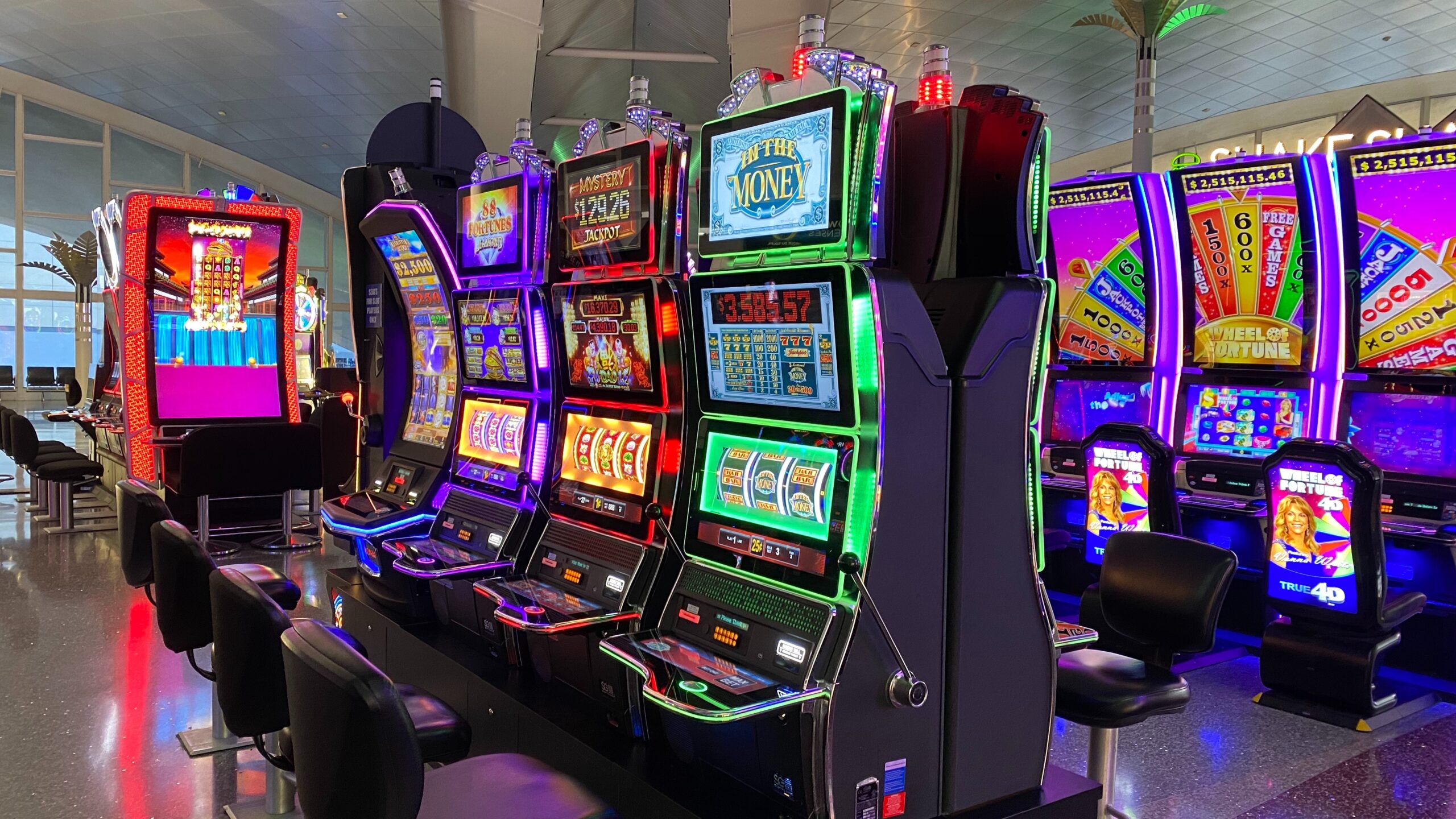 The Evolution of Slot Machines From Lever Mechanisms to Digital Displays